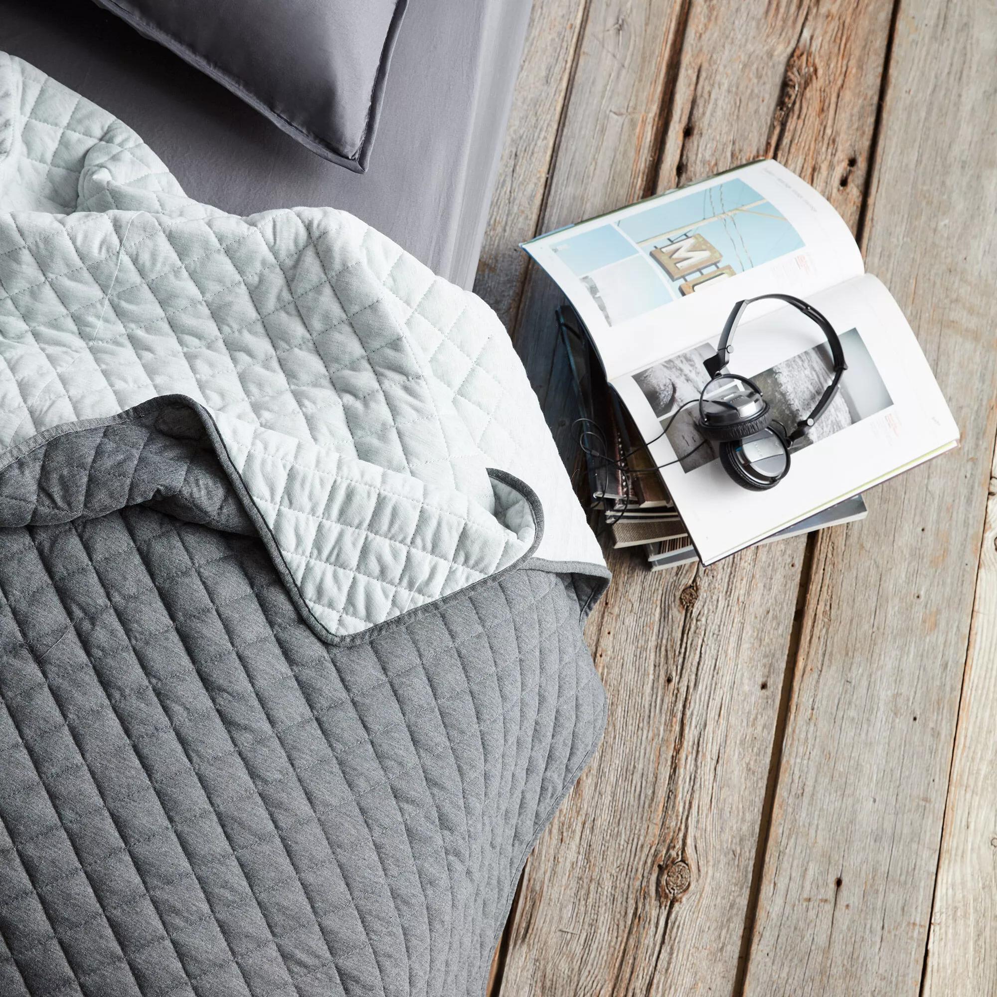 Damien Collection - Reversible Jersey Coverlet Set