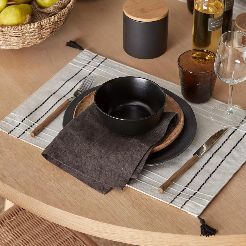 Set of 4 Fabric Placemats with Tassels