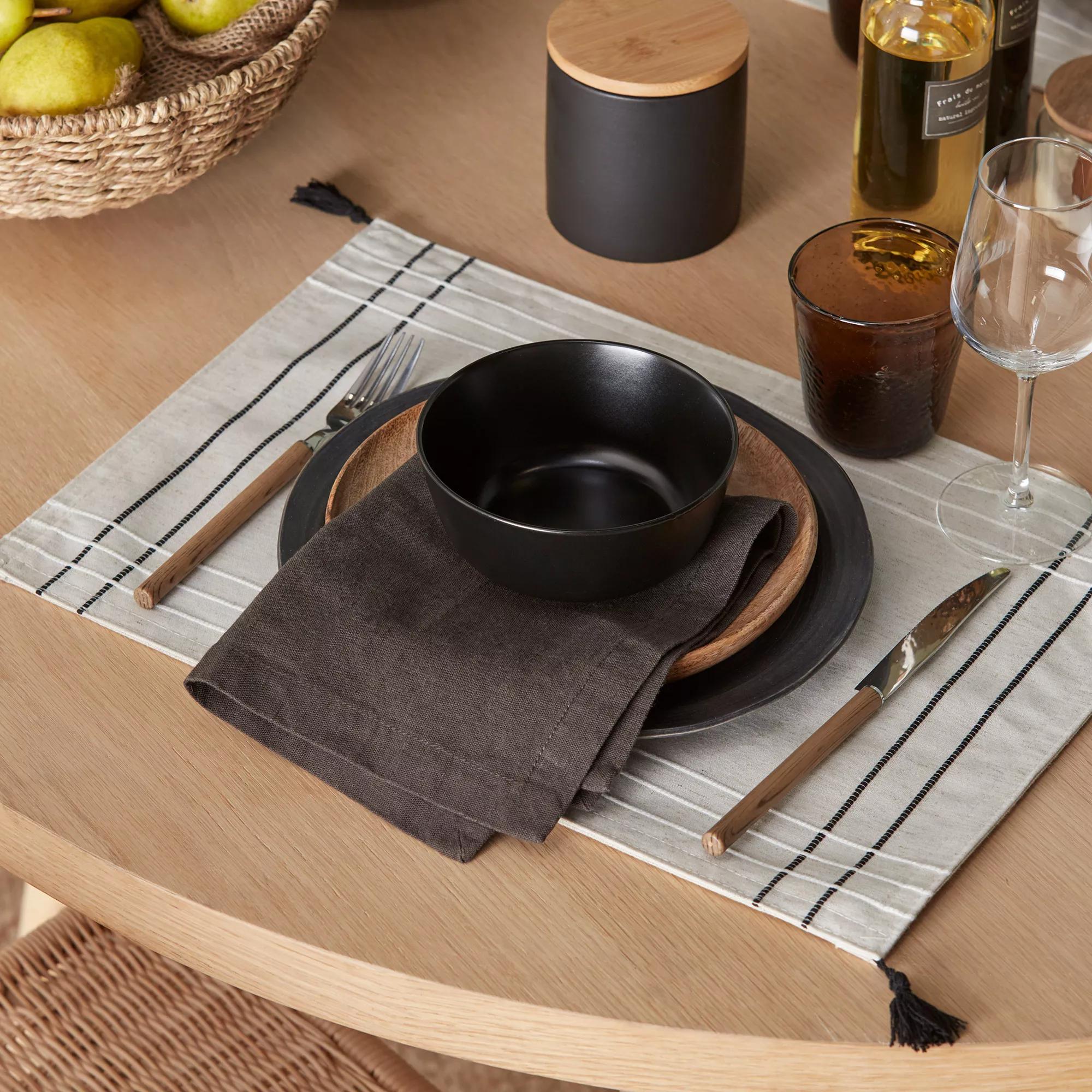 Set of 4 Fabric Placemats with Tassels