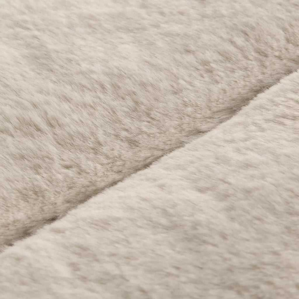 Oatmeal Cougar Faux Fur Throw