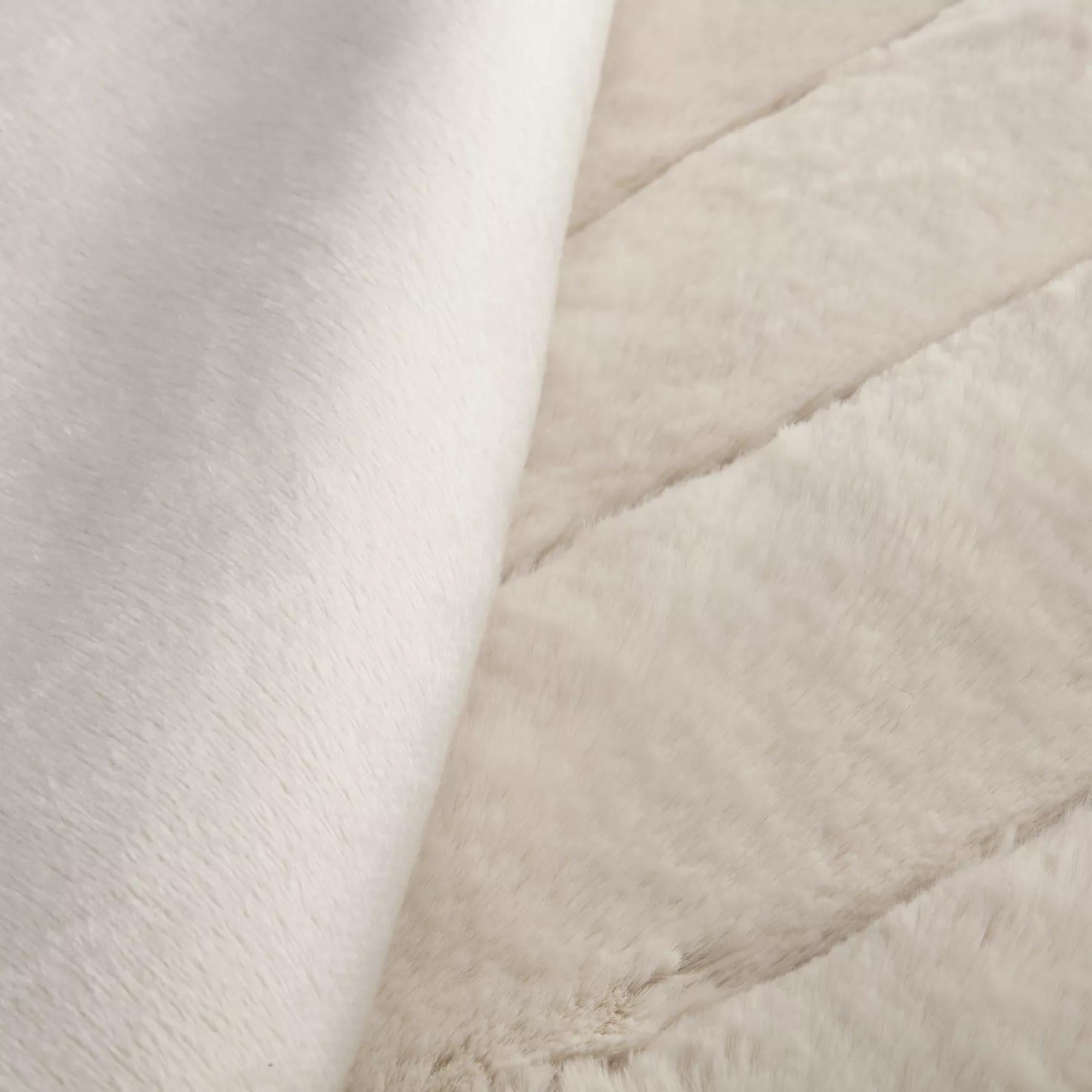 Oatmeal Cougar Faux Fur Throw