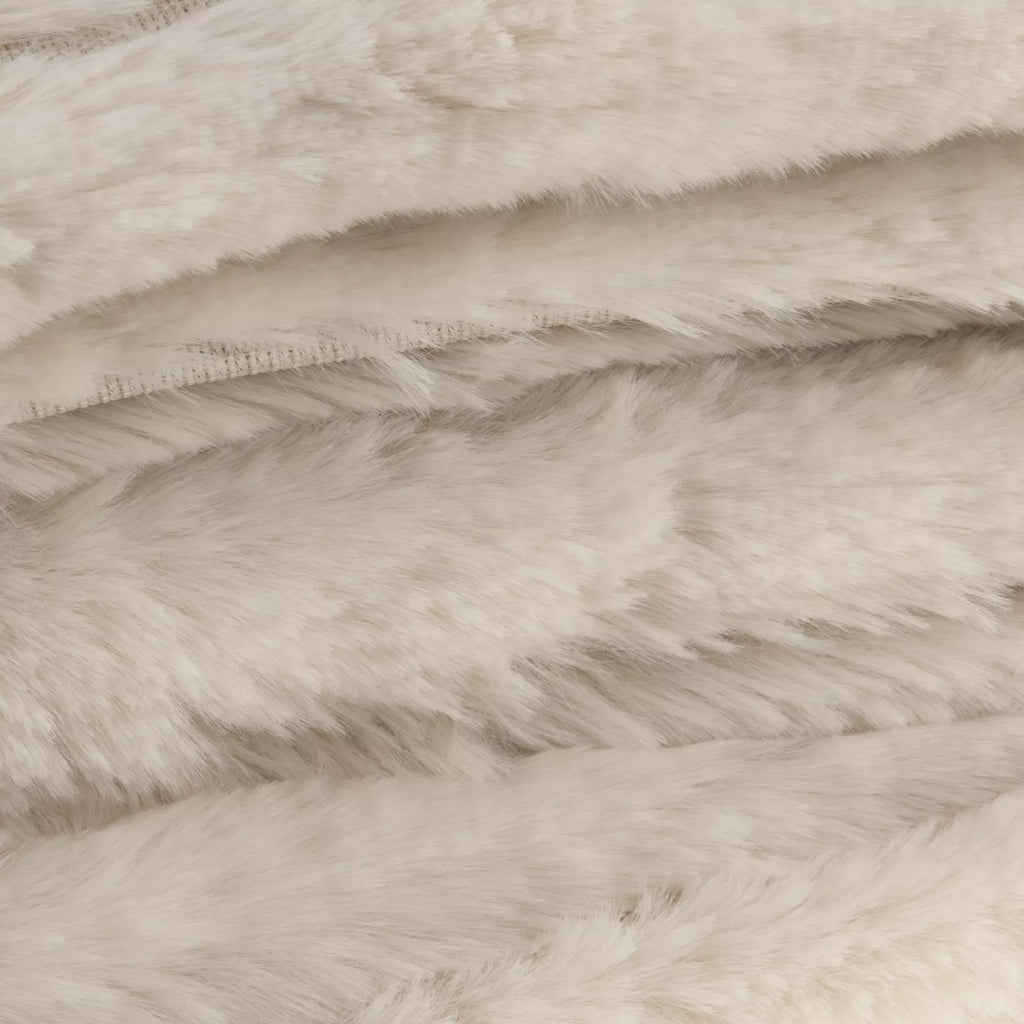 Oatmeal Cougar Faux Fur Throw