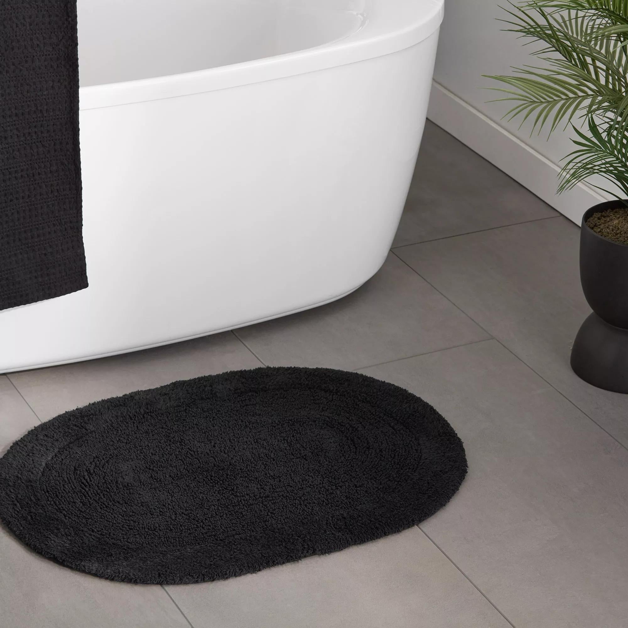 Black Oval Tufted Bath Mat