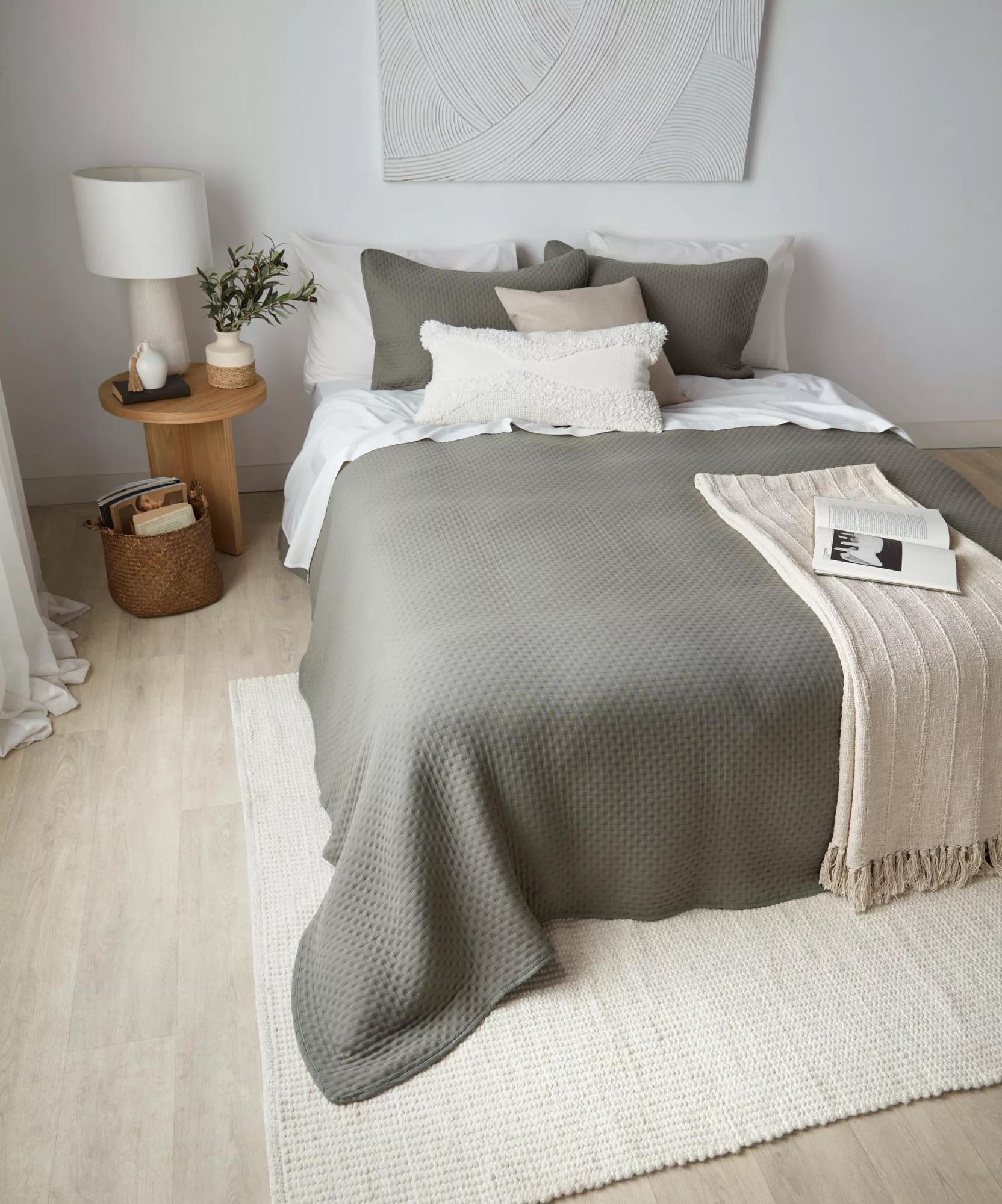 Green Nash Collection - 3-Piece Coverlet Set