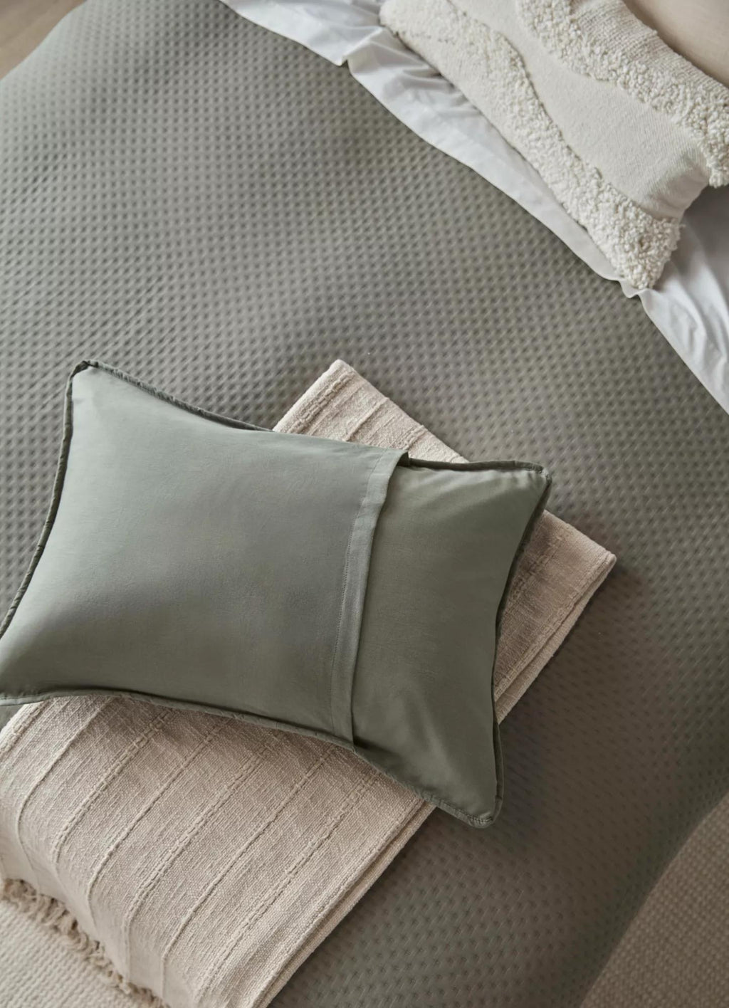 Green Nash Collection - 3-Piece Coverlet Set