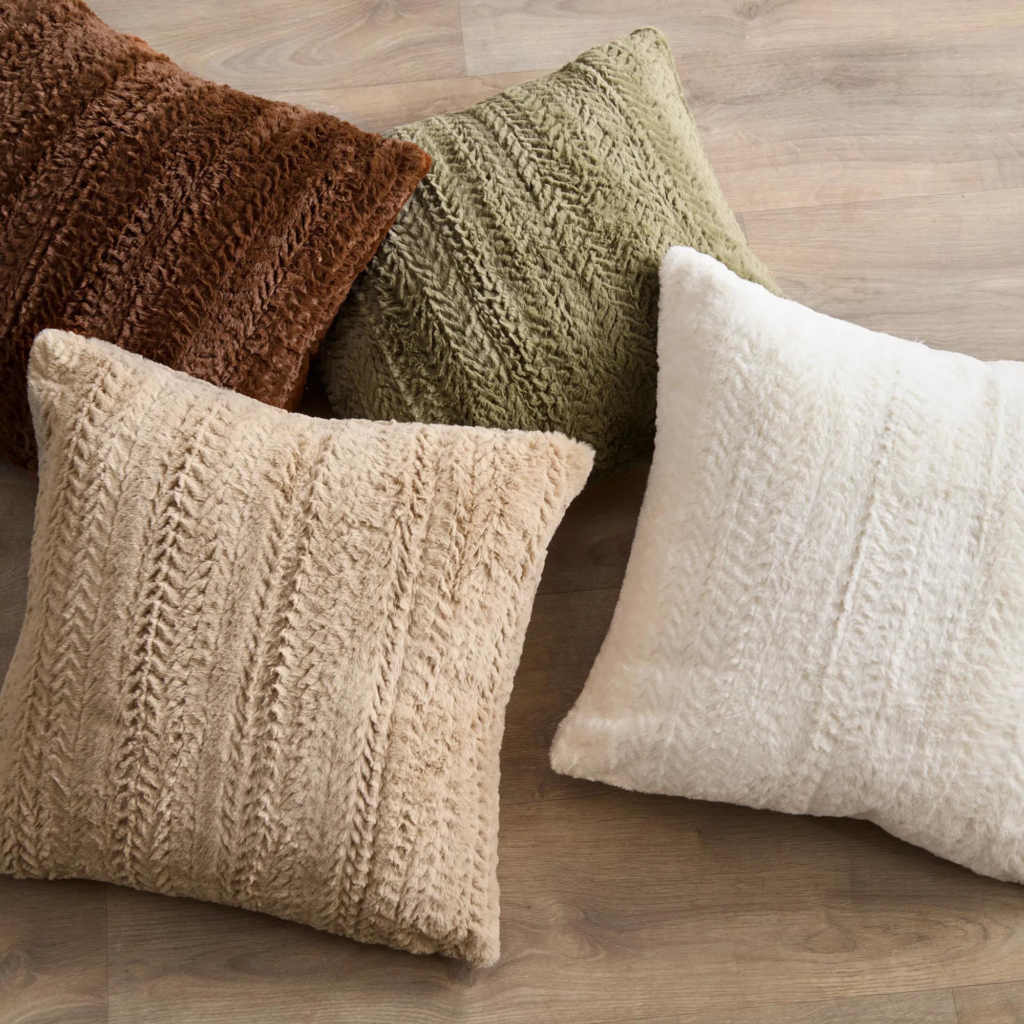 Off White Set of 2 Ellyn Decorative Pillow