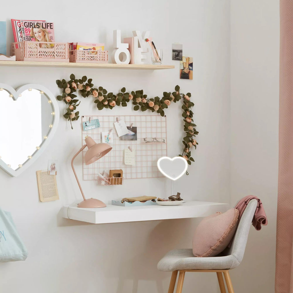 LED Heart-Shaped Table Mirror