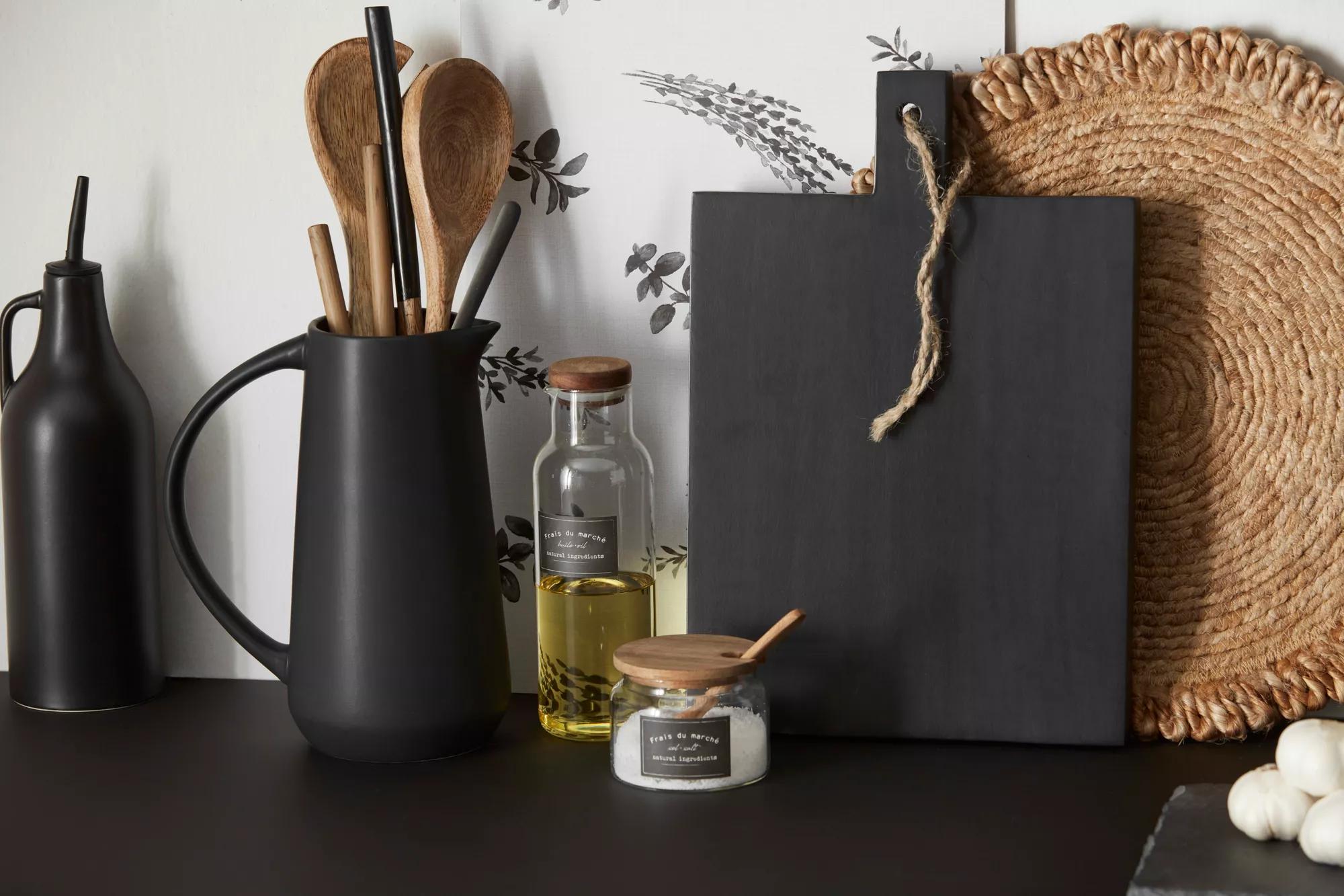 Round Natural Fiber Placemat